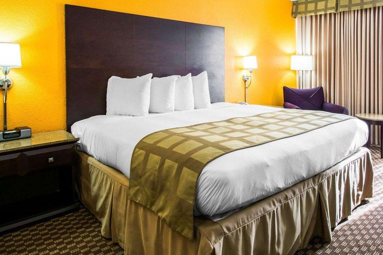 Quality Inn & Suites Талахаси Екстериор снимка