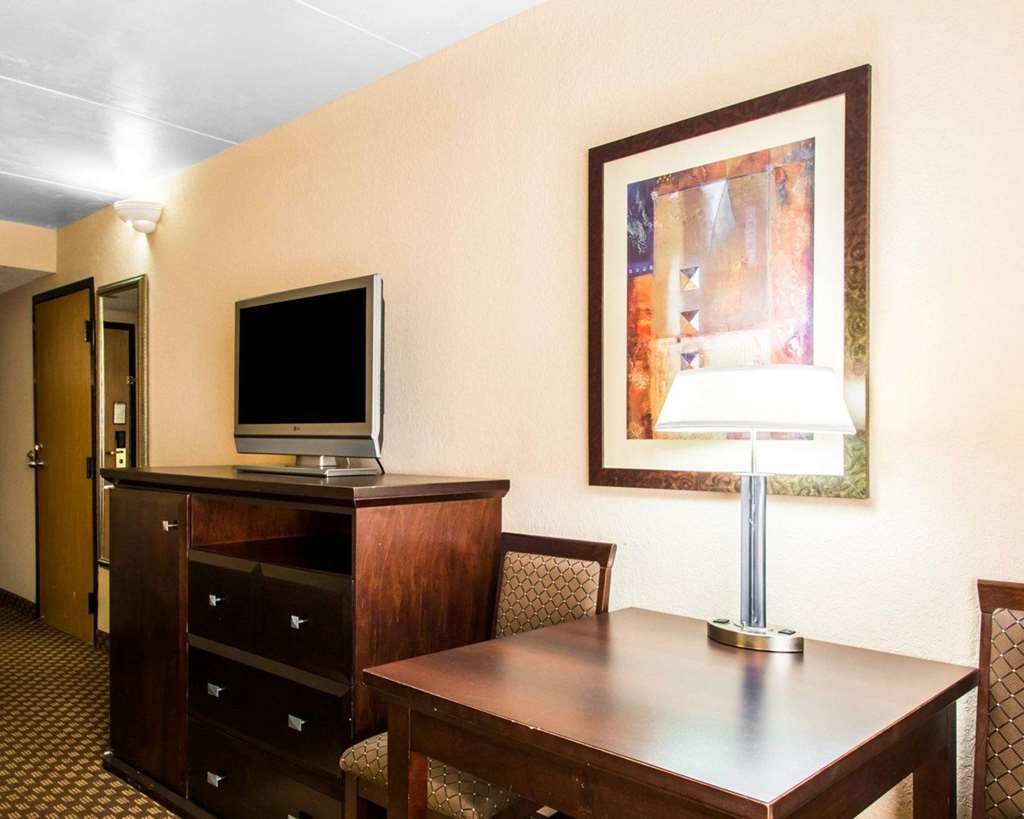 Quality Inn & Suites Талахаси Стая снимка